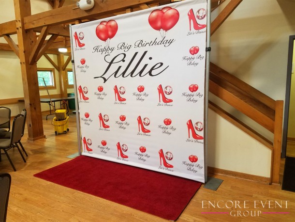 red_carpet_steprepeat_setup2