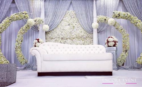 white_couch_rental_dearborn_mi