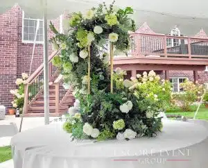 green flower garland centerpiece min green flower garland centerpiece min