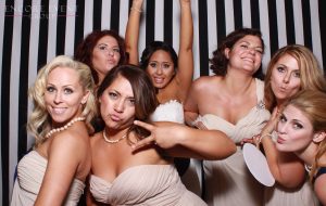 group_of_people_posing-min