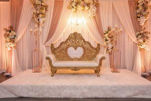 love_seat_for_indian_wedding_louisville-min