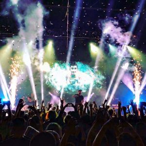 concert fireworks no overlay