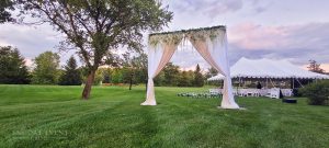 freestanding_outdoor_entrance_with_floral (1)