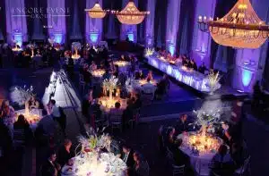 room_uplighting_pinspots_on_tables (1)